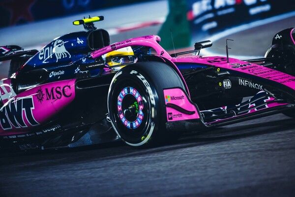 알핀은 ‘2025 F1 라스베이거스 GP’ 결선 스타트 후 발생한 혼전에 휘말린 희생양이었을까? 사진=알핀 F1&nbsp;