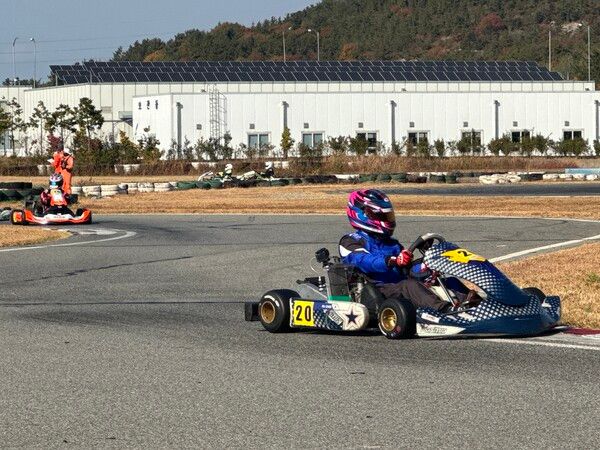 최무성이 2025 문화체육관광부장관배 KIC컵 카트레이싱 최종전 시니어 클래스에서 우승했다. 사진=KARA