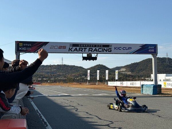 최무성이 2025 문화체육관광부장관배 KIC컵 카트레이싱 최종전 시니어 클래스에서 우승했다. 사진=KARA