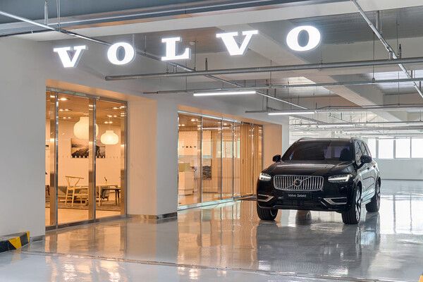 볼보자동차코리아가 광주광역시 서구에 위치한 ‘볼보 셀렉트(SELEKT) 광주 전시장’에 신규 라운지를 조성해 11월 24일부터 본격 운영에 들어갔다고 밝혔다.