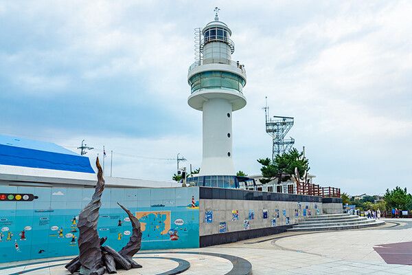 논골담길 정상부에 자리한 묵호등대. 사진=한국관광공사