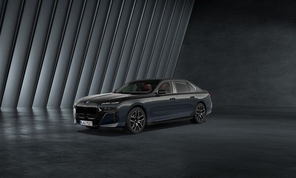 BMW 740i xDrive M 스포츠 프로 인디비주얼 투톤 드라빗 그레이 에디션