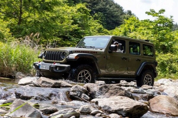 지프가 전 라인업을 대상으로 올해 말까지 연말 특별 프로모션을 진행한다. 사진은 랭글러.