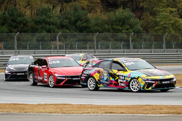 2025 현대 N 페스티벌 제5전 넥센 N2 마스터즈에서 접전을 벌이는 이솔기, 이광호, 김동호, 이경남(앞쪽부터). 사진=전현철 기자