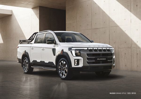 KG 모빌리티가 프로젝트명 ‘Q300’으로 개발해 온 차세대 픽업의 공식 차명을 ‘무쏘(MUSSO)’로 확정했다.