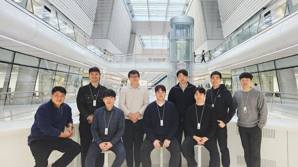 한국앤컴퍼니그룹(회장 조현범)의 사업형 지주회사 한국앤컴퍼니가 사내 최고 권위 시상식인 ‘2025 한국앤컴퍼니 프로액티브 어워드’ 최종 수상 결과를 발표했다.