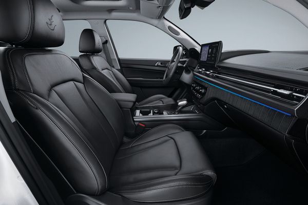 KGM이 정통 픽업의 정체성을 앞세운 신형 ‘무쏘(MUSSO)’를 공개했다.