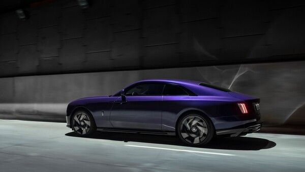 롤스로이스 블랙 배지 스펙터. 사진=롤스로이스