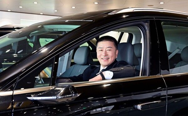 2024년 전국 승용 최다 판매 직원에 선정된 현대차 대전지점 김기양 영업이사. 사진=현대자동차