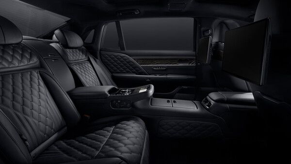 제네시스 ‘G90 롱휠베이스 블랙’. 사진=제네시스