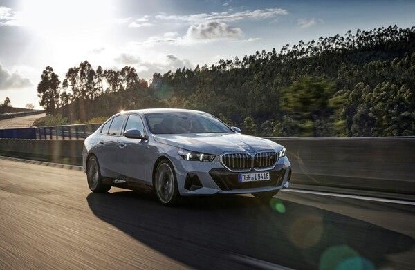 BMW 사륜구동 순수전기 세단 ‘뉴 i5 x드라이브40’. 사진=BMW 코리아