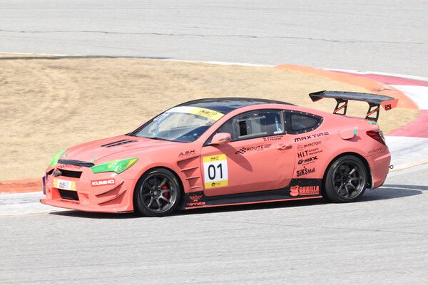 2025 인제 마스터즈 개막전 인제 내구에서 선두로 달리는 김현석•원대한, 사진=전현철 기자