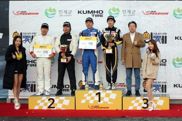 2025 인제 마스터즈 개막전 인제내구 INGT1 클래스 시상식. 사진=전현철 기자