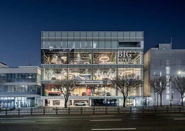 BMW 그룹 코리아의 공식 딜러사인 바바리안 모터스가 BMW·MINI 인천 전시장을 새로 단장해 문을 열었다. 사진=BMW 그룹 코리아