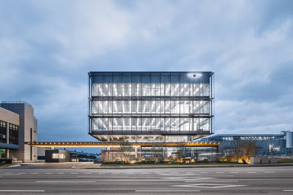 제네시스가 전용 전시관 ‘제네시스 청주’를 25일(금) 공식 개관한다. 사진=제네시스