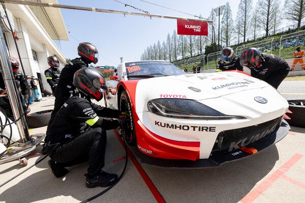 금호 SLM 피트스톱 장면. 사진=슈퍼레이스