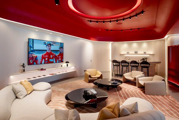 페라리 새 전시장.