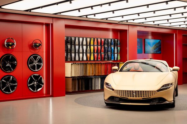 페라리 새 전시장.