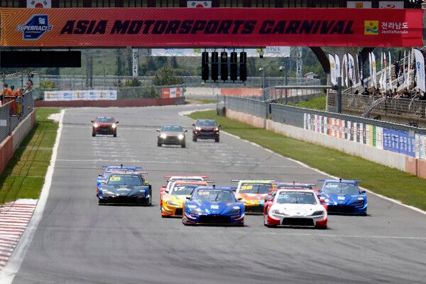 [2025 오네 슈퍼레이스 제2전 토요타 가주레이싱 6000 결선 스타트. 사진=전현철