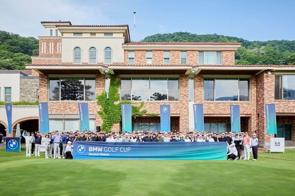 BMW GOLF CUP 2025 개회식 단체사진. 제공=도이치 모터스