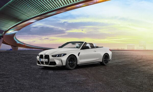 BMW M4 컴페티션 M xDrive 컨버터블 초크 에디션.