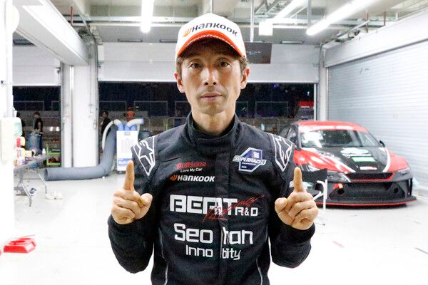 2025 오네 슈퍼레이스 제3전 GTA 우승자 정경훈. 사진=전현철 기자.