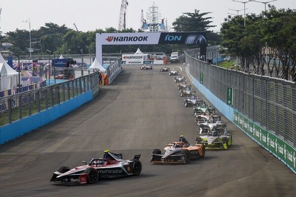 포뮬러 E 2025 자카르타 E-Prix 경기 장면. 사진=한국타이어