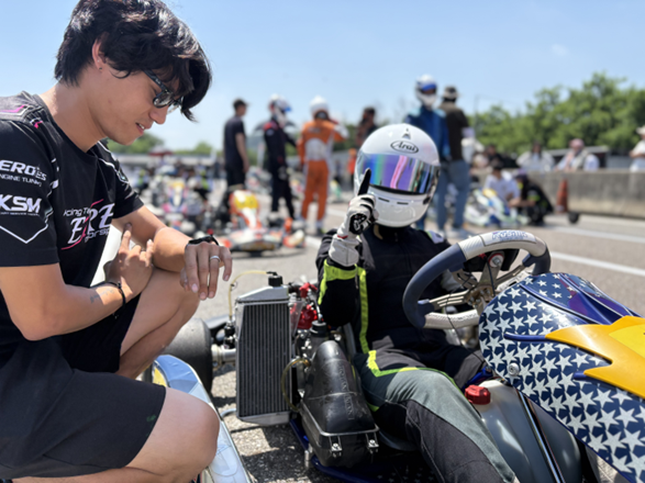 파이널을 준비하는 시니어 클래스의 신가원과 미캐닉. 사진=KARA