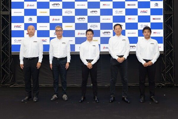 일본카트협회(JKA)가 출범했다. 사진=야마모토 나오키(가운데)회장 SNS
