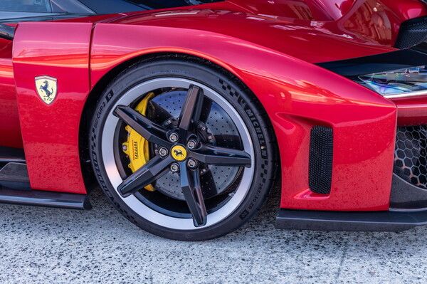 페라리 F80에 장착된 미쉐린 파일롯 스포츠 Cup 2 R K1. 사진=미쉐린