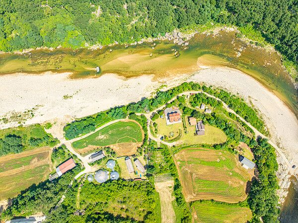 낙동강 물줄기에 둘러싸인 맹개마을. 사진=한국관광공사