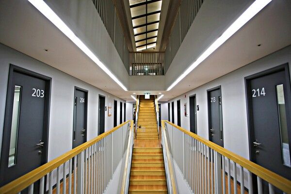 독방에서 하루를 보내는 이색 체험. 사진=한국관광공사