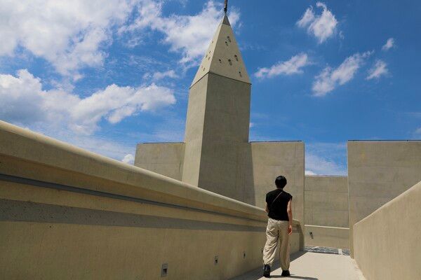 하늘성당으로 건너는 다리. 사진=한국관광공사