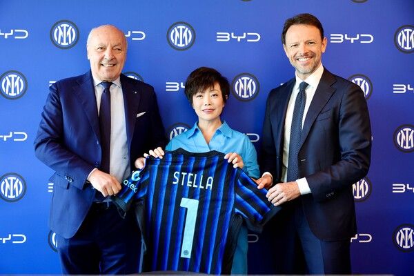 주세페 마로타 인터 밀란 회장 겸 CEO, 스텔라 리 BYD 부회장, 조르지오 리치 인터 밀란 CRO. 사진=BYD 그룹