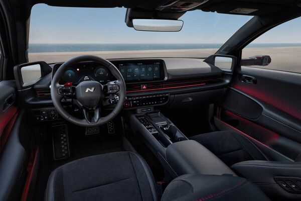 현대자동차가&nbsp;전기차 ‘더 뉴 아이오닉 6(아이오닉 6)’를 출시했다.