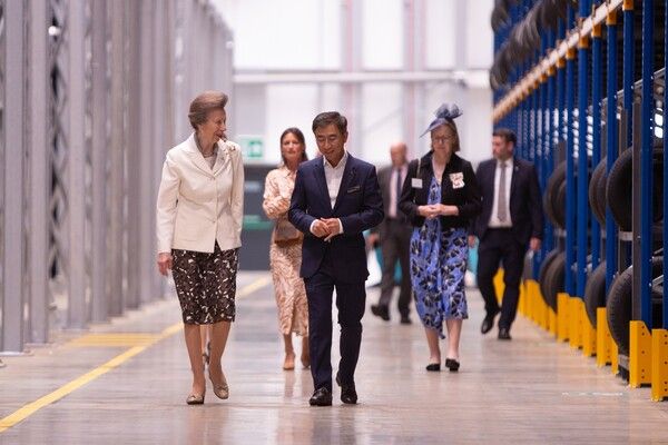 한국 하우스(Hankook House) 첨단 물류 시스템 투어.