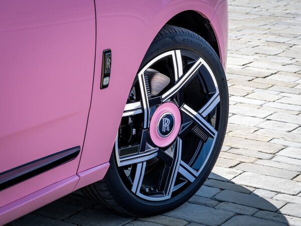 롤스로이스 중국 벽화 비스포크 컬렉션_블랙 배지 컬리넌