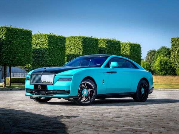 롤스로이스 중국 벽화 비스포크 컬렉션_블랙 배지 스펙터