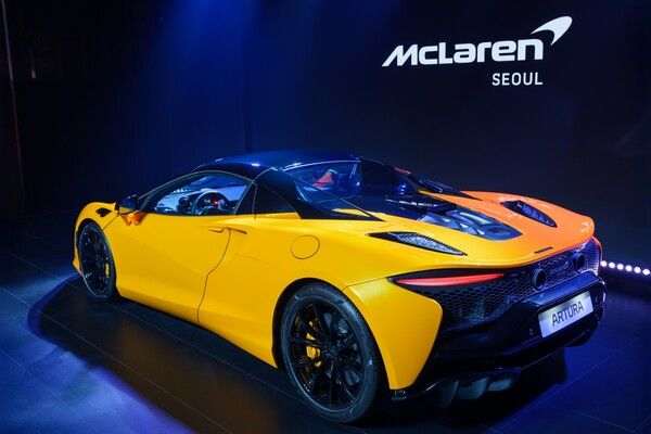 맥라렌 아투라 스파이더