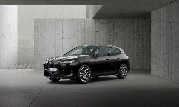 BMW 뉴 iX xDrive45 M 스포츠 퍼스트 에디션.