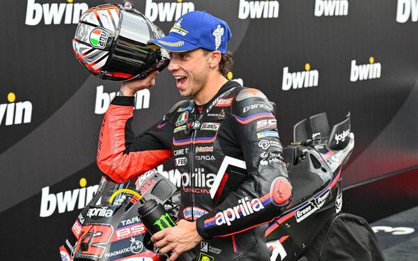 마르코 베제치(아프릴리아)가 2023년 인도 GP 이후 2년여만에 폴 포지션을 차지했다. 사진=motogp.com