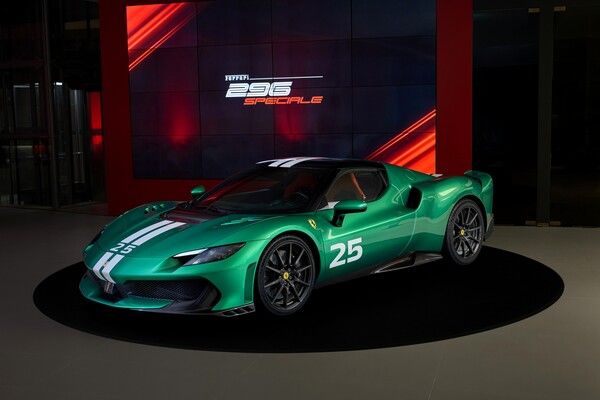 페라리가 V6 PHEV 스페셜 모델 ‘296 스페치알레’를 공개했다.