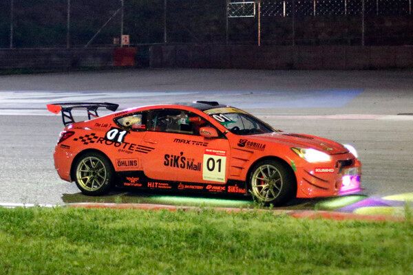 2025 인제 마스터즈 4라운드 인제내구에서 선두로 달리는 김현석 / 원대한. 사진=전현철 기자.