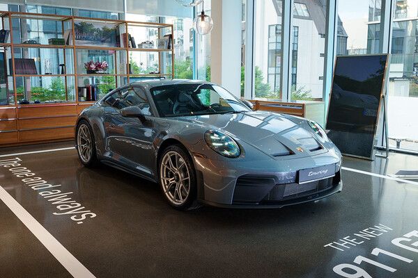 포르쉐코리아가 공개한 911 GT3 투어링 패키지.