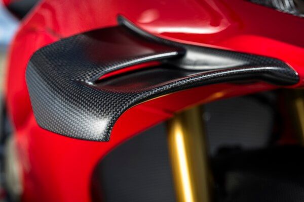 두카티가 파니갈레 시리즈를 위한 두카티 퍼포먼스 액세서리를 공개했다.