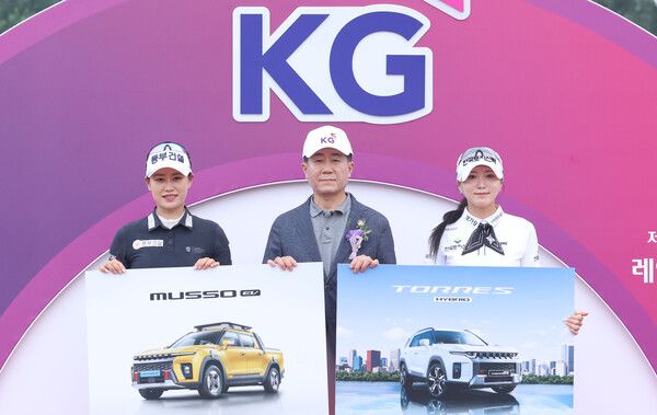 KG 레이디스 오픈에서 홀인원을 한 조아연과 지한솔. 사진=KGM