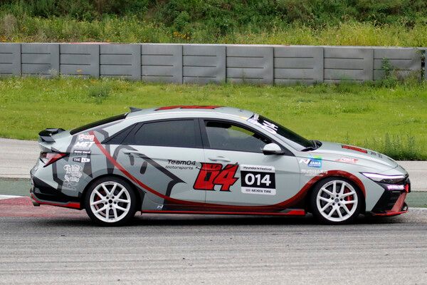 2025 현대 N 페스티벌 넥센 N2 클래스 Race 2에서 선두로 달리는 김택준. 사진=전현철 기자.