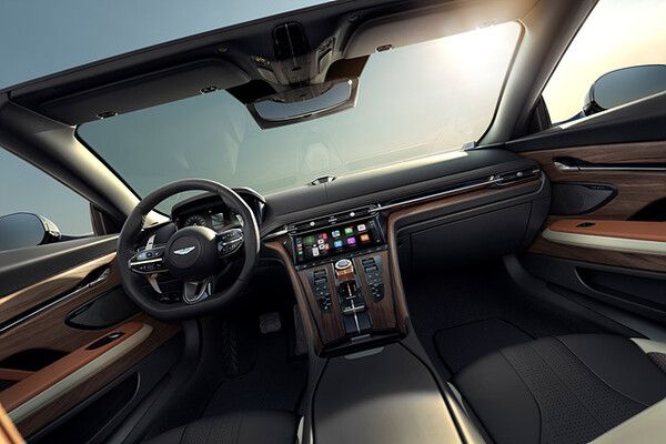 애스턴마틴이 ‘Q 바이 애스턴마틴’ 비스포크 에디션을 공개했다.