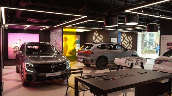 르노코리아 강남 전시장 실내. 사진=에피카