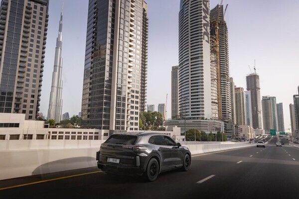 포르쉐는 카이엔 일렉트릭 개발을 위해 극한의 한계를 시험했다.